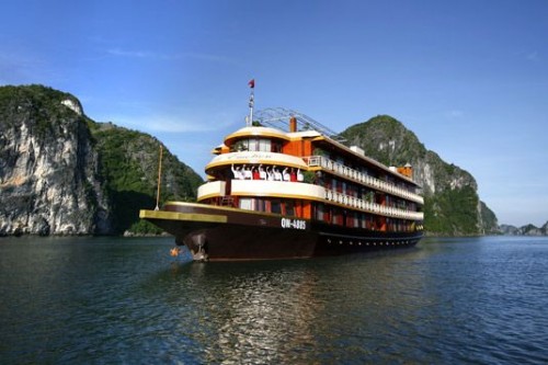 Emotion cruise Halong bay